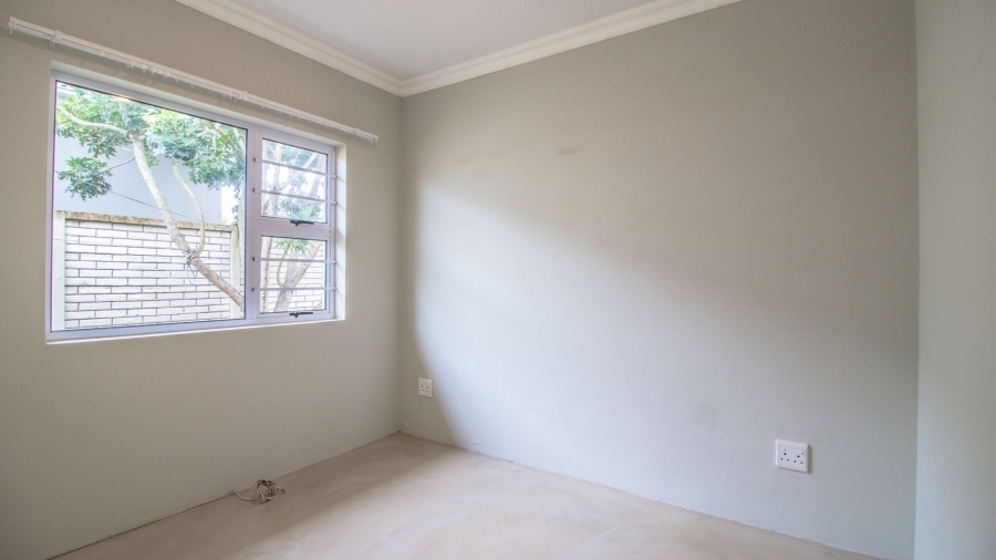 6 Bedroom Property for Sale in Kidds Beach Eastern Cape